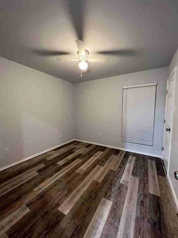 CBS 5505 Jarvis - Photo 3 of 13