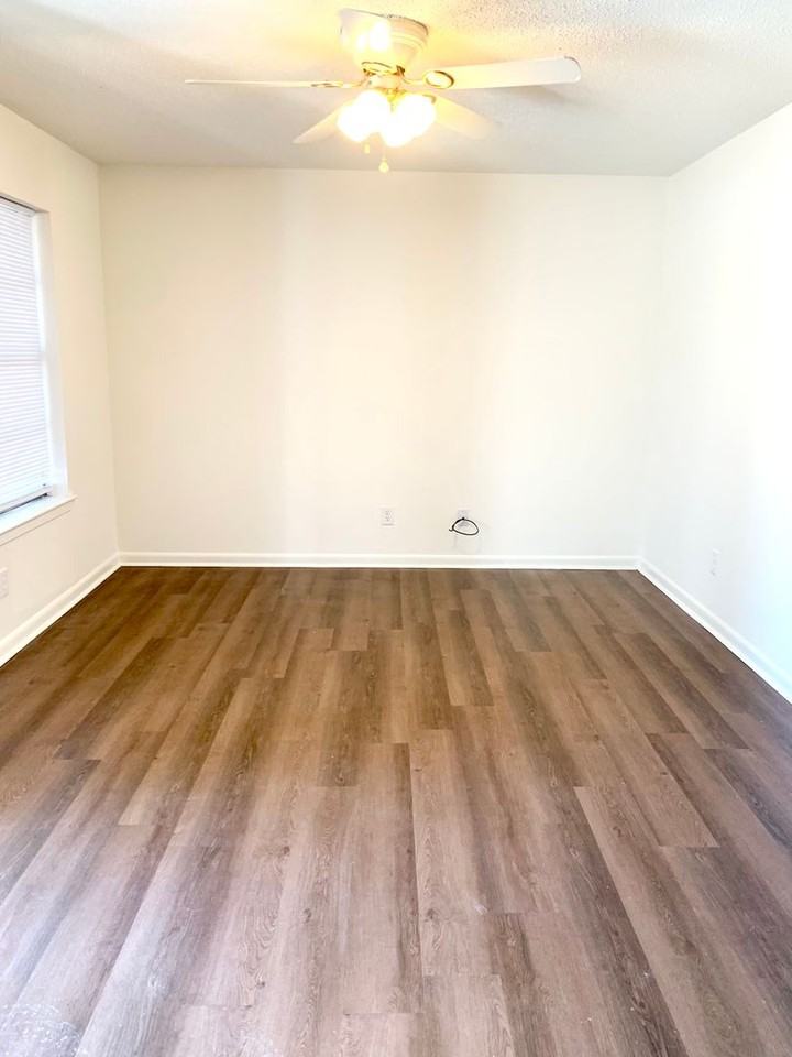 Maple Leaf Apts - Photo 3 of 9