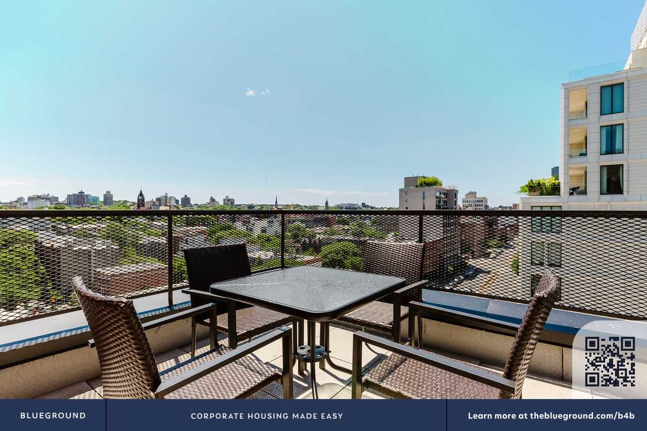 82 4th Avenue - Photo 5 of 28