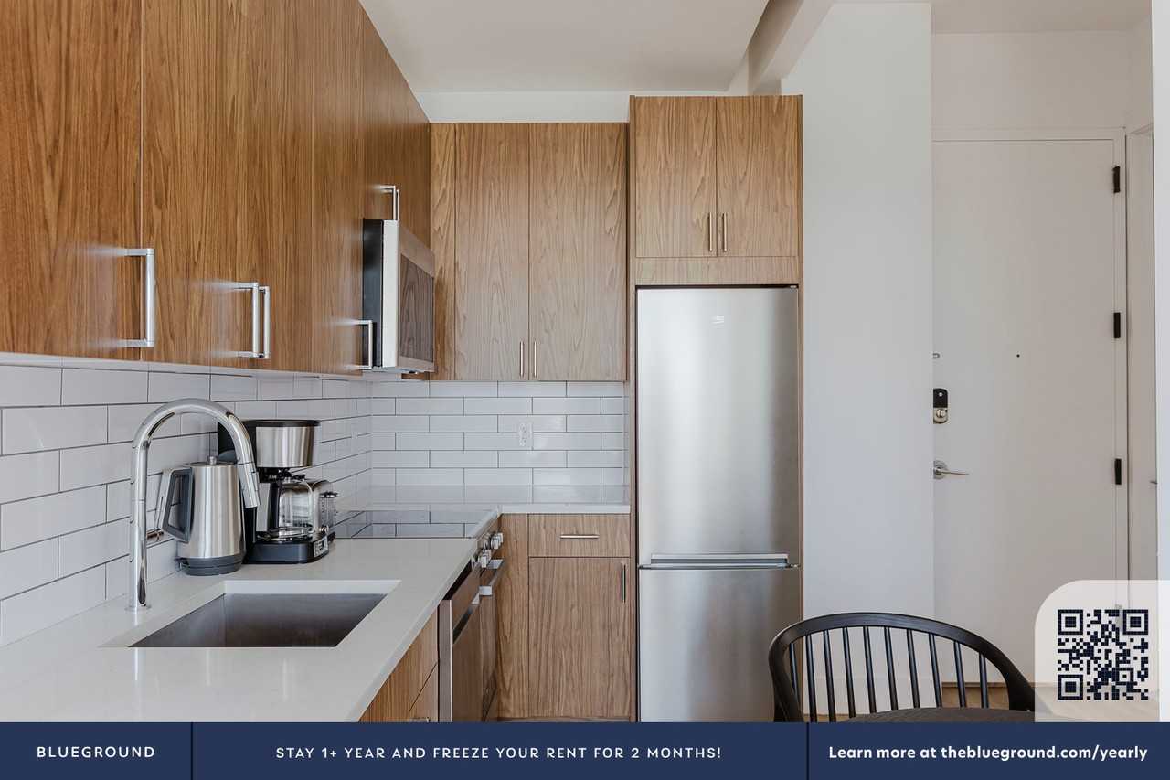 82 4th Avenue - Photo 7 of 28