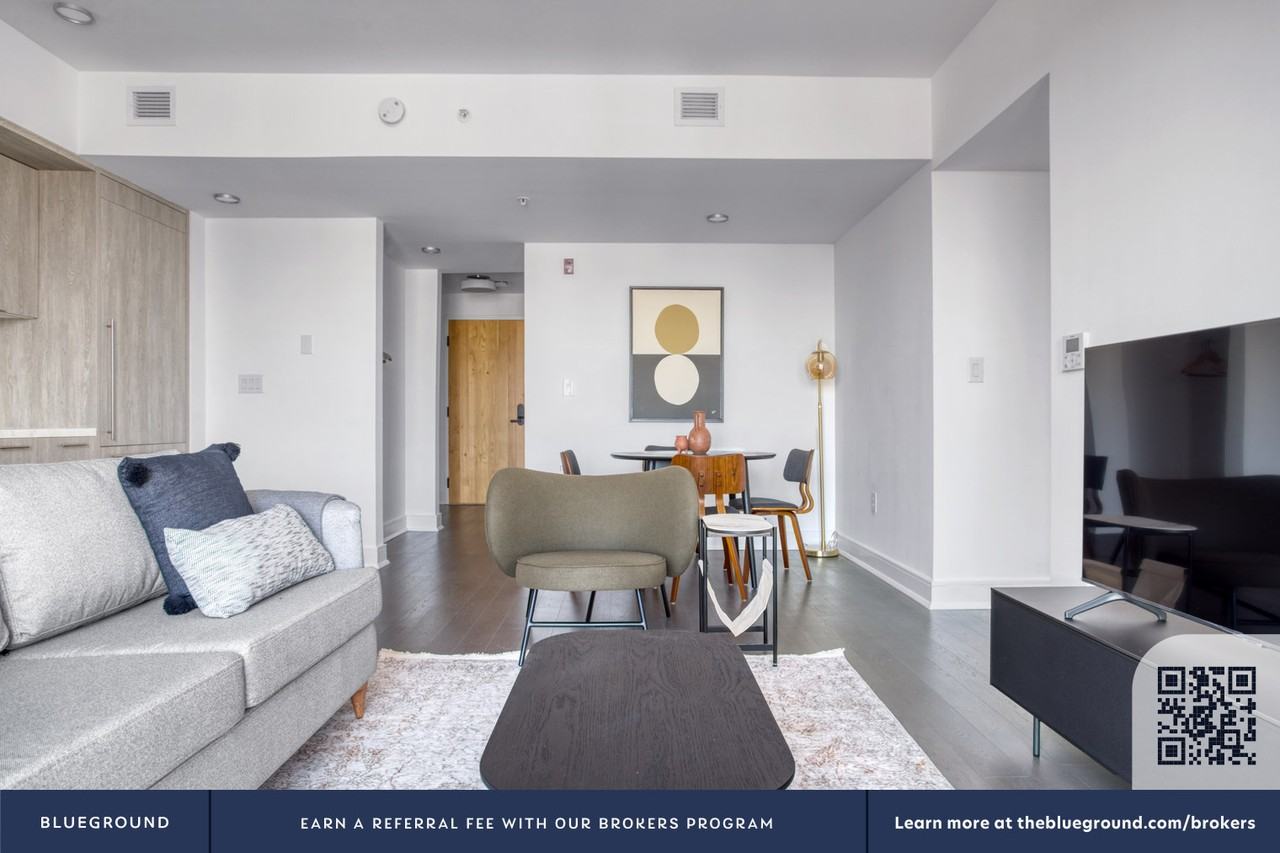 618 T Street Northwest - Photo 4 of 33