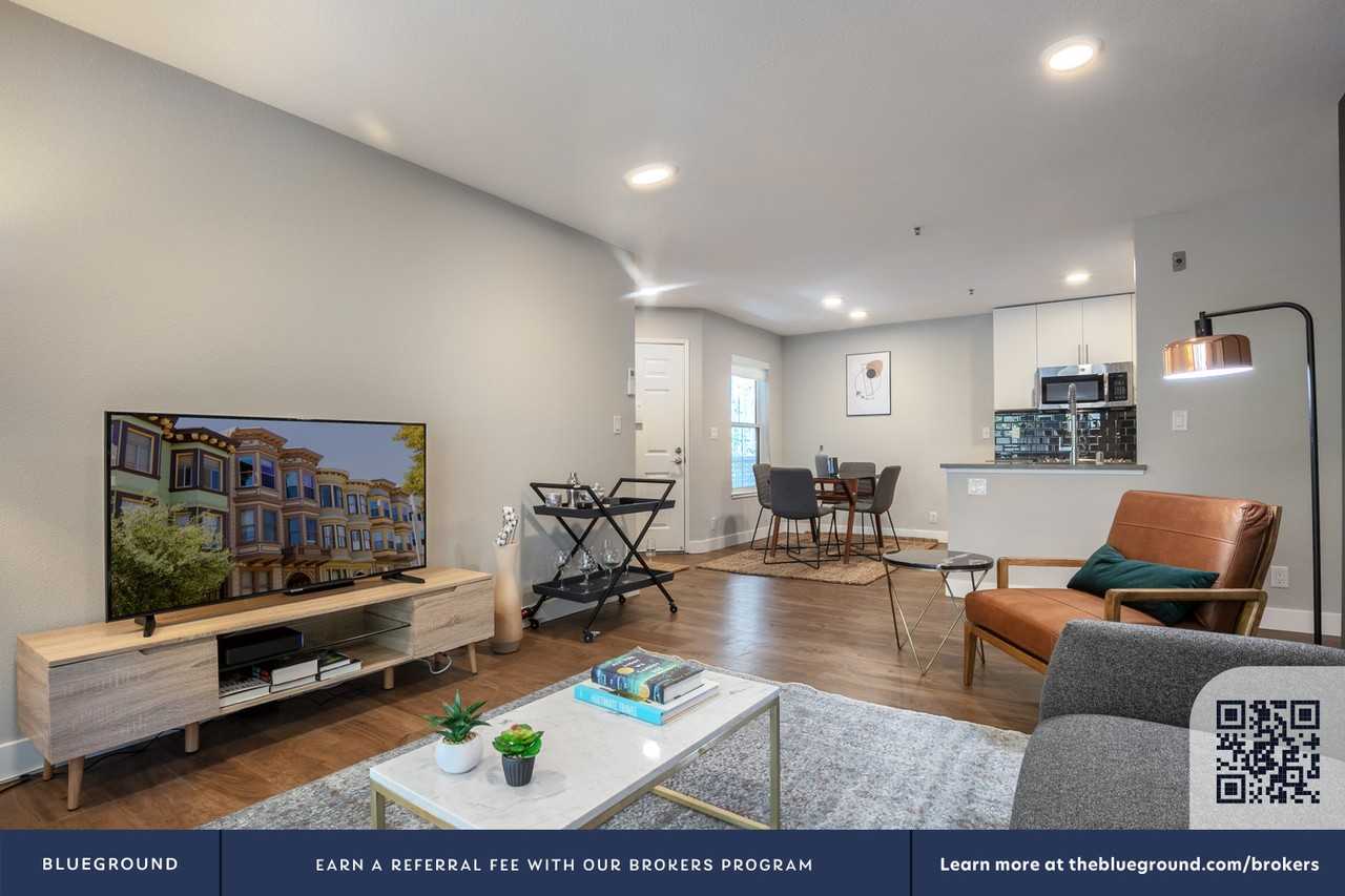 900 High School Way - Photo 4 of 32