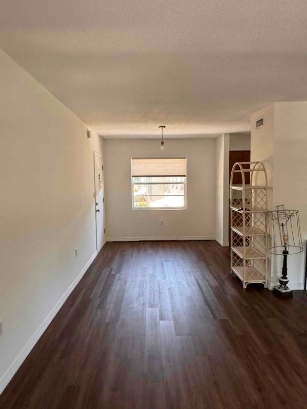 6915 Avenue Des Palais #2B - Photo 2 of 8