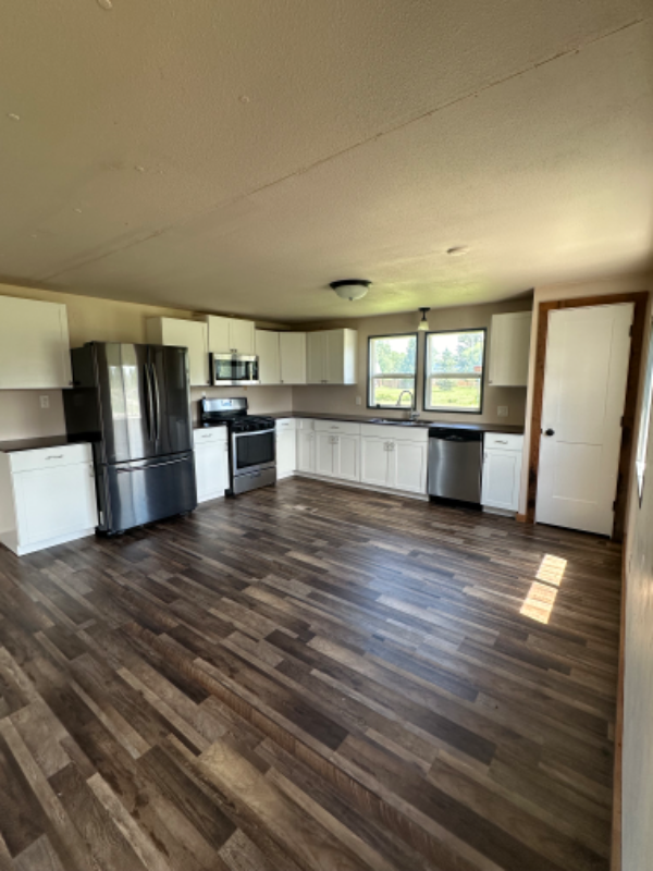 1554 Stagecoach Trail Rd - Photo 3 of 11