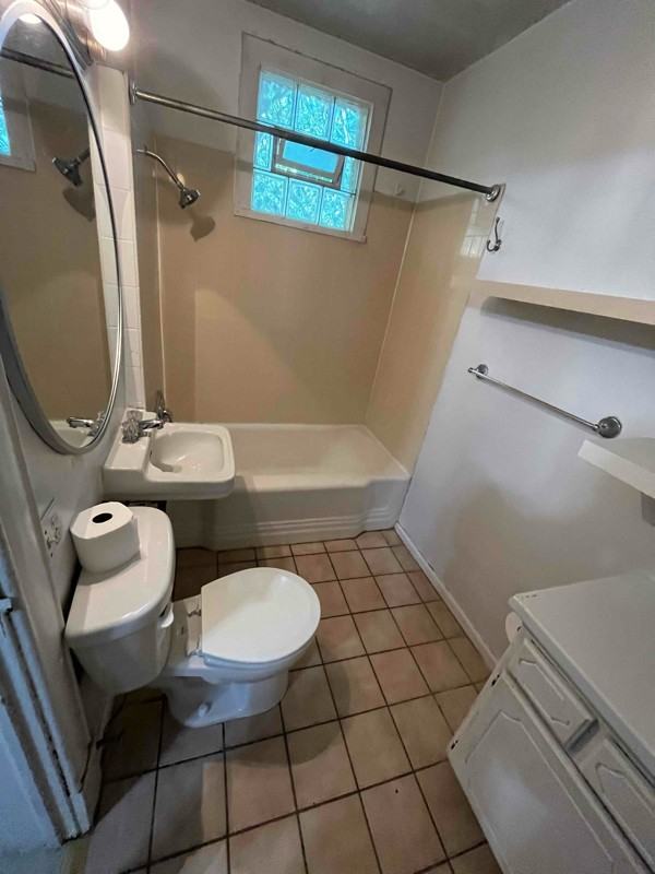 3016 Irving Ave S #B - Photo 3 of 5