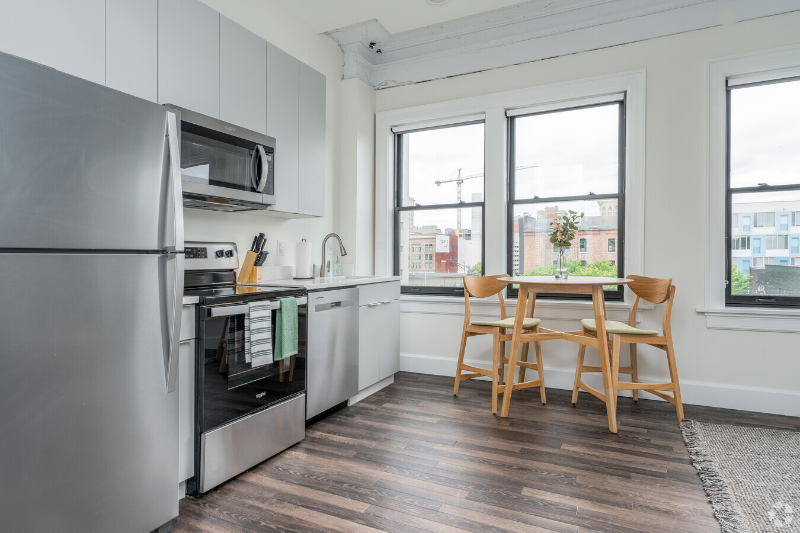 174 E Long St #V507 - Photo 3 of 10