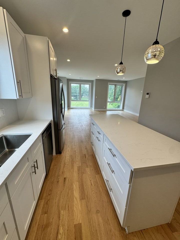 3745 S Lake Park Ave #2 - Photo 2 of 21