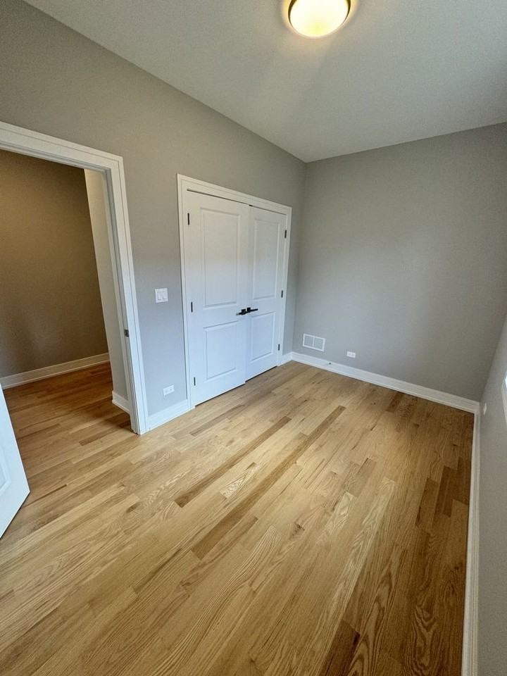 3745 S Lake Park Ave #2 - Photo 3 of 21