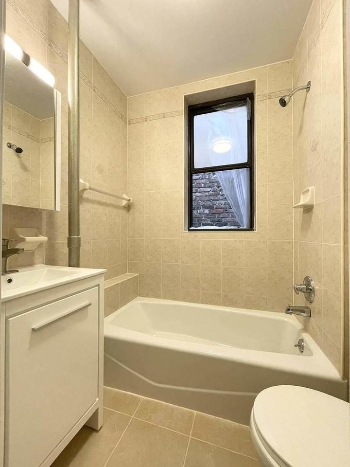 507 East 87th Street #111 - Photo 6 of 15
