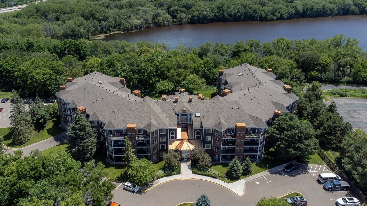 Crosby Pointe Apartments - Photo 7 of 21