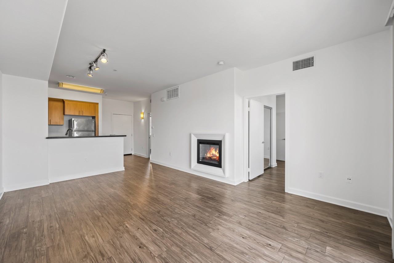 Azure - Photo 3 of 14