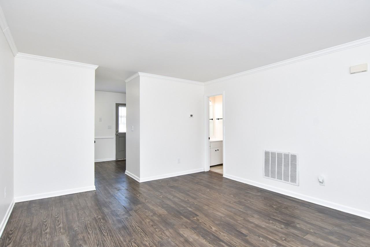 North Franklin - Photo 5 of 38