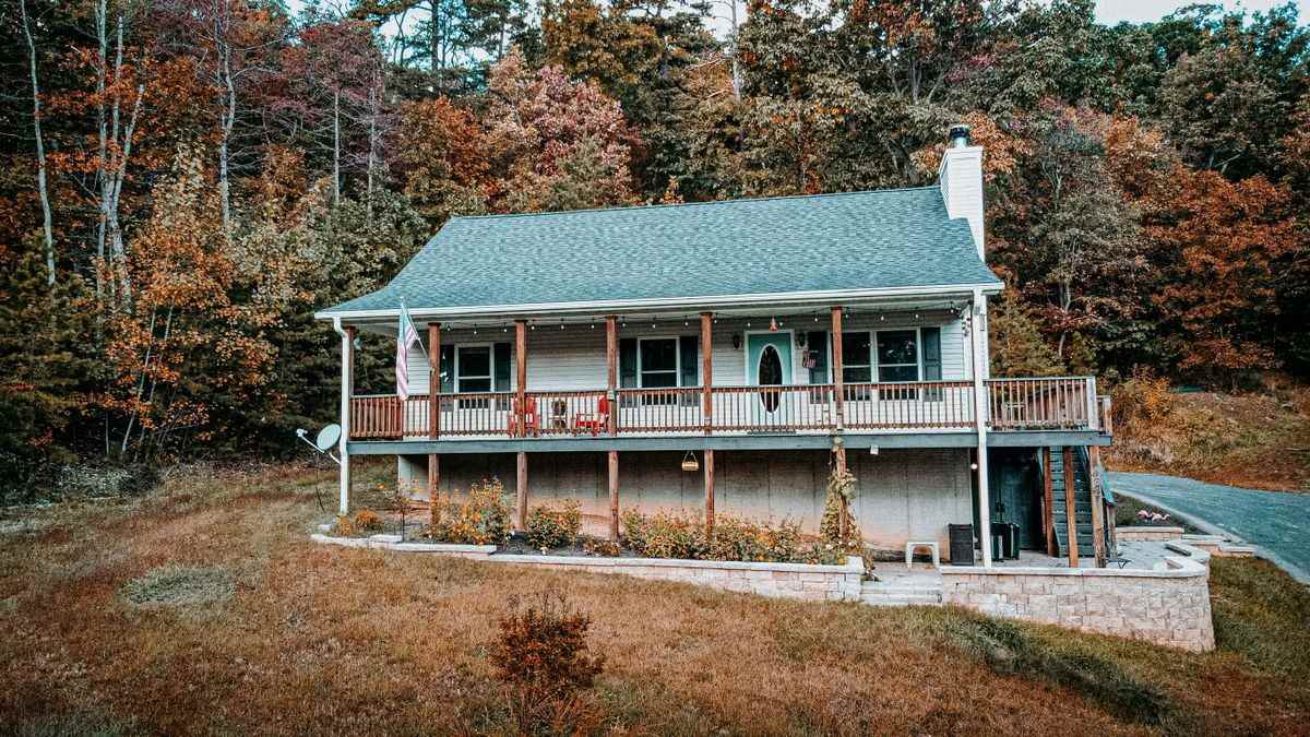 462 Gary Ln - Photo 2 of 23