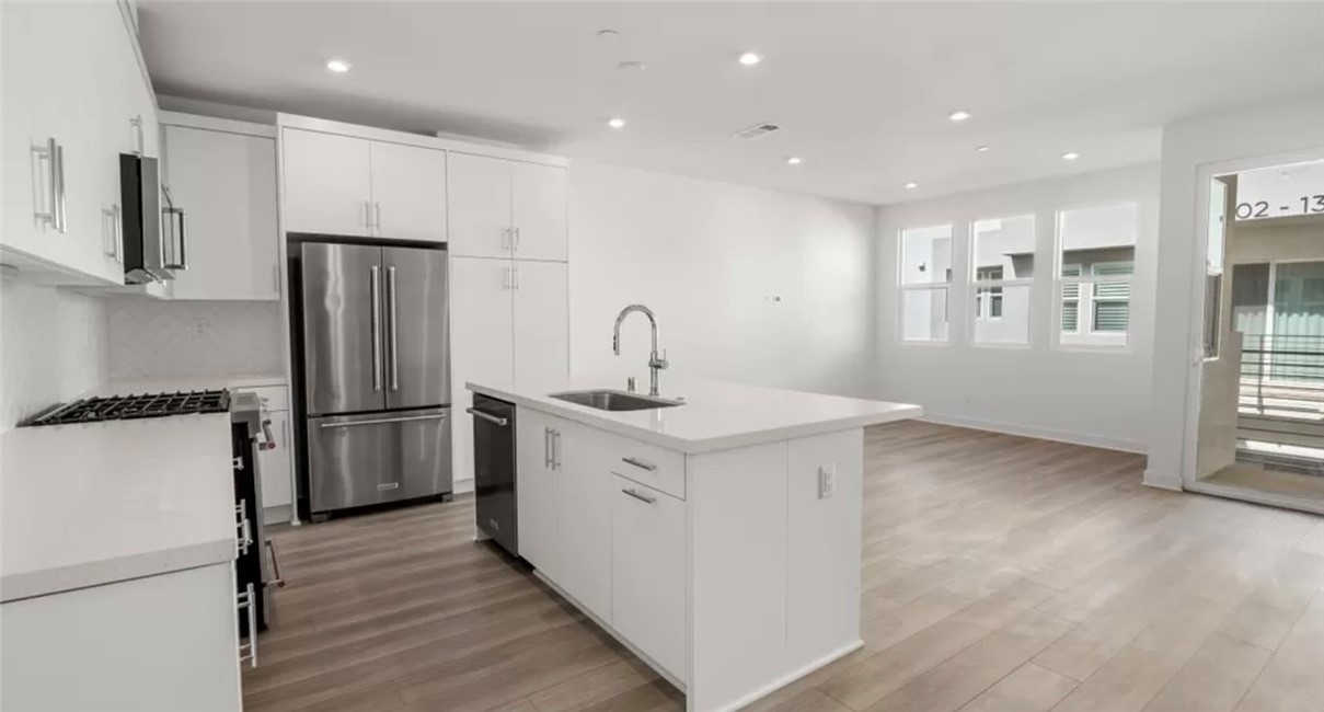 1238 W Bushell St - Photo 2 of 21