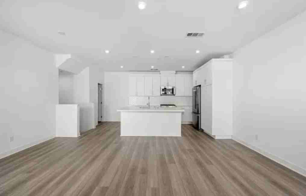 1238 W Bushell St - Photo 3 of 21