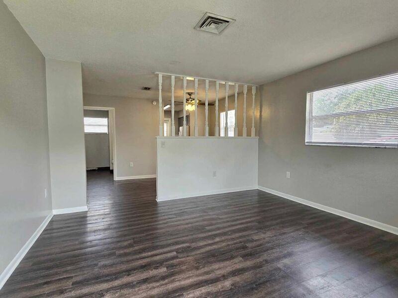 835 Castle Way - Photo 3 of 12