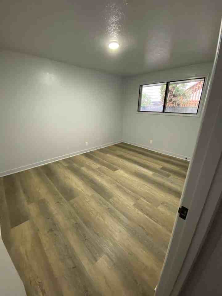 2515 Se Monroe St - Photo 2 of 11