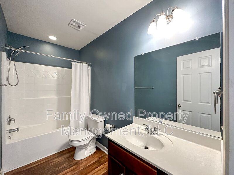 261 Emerald Isle Dr - Photo 6 of 34