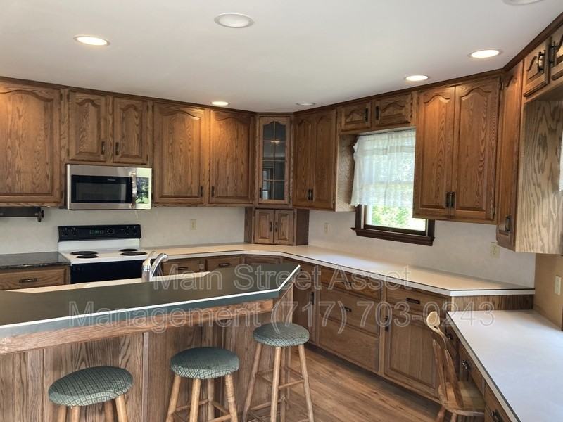 5593 Division Hwy - Photo 2 of 36