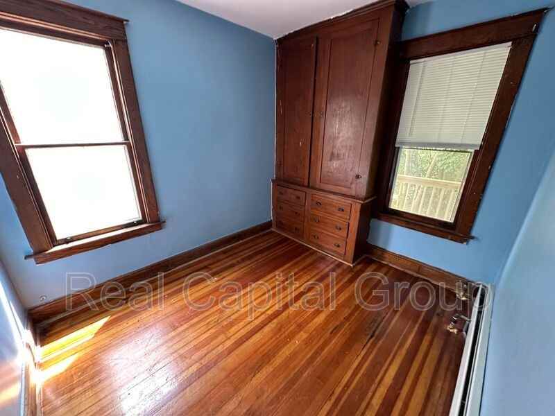 402 2nd Ave #2 - Photo 2 of 11