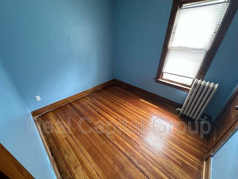 402 2nd Ave #2 - Photo 3 of 11