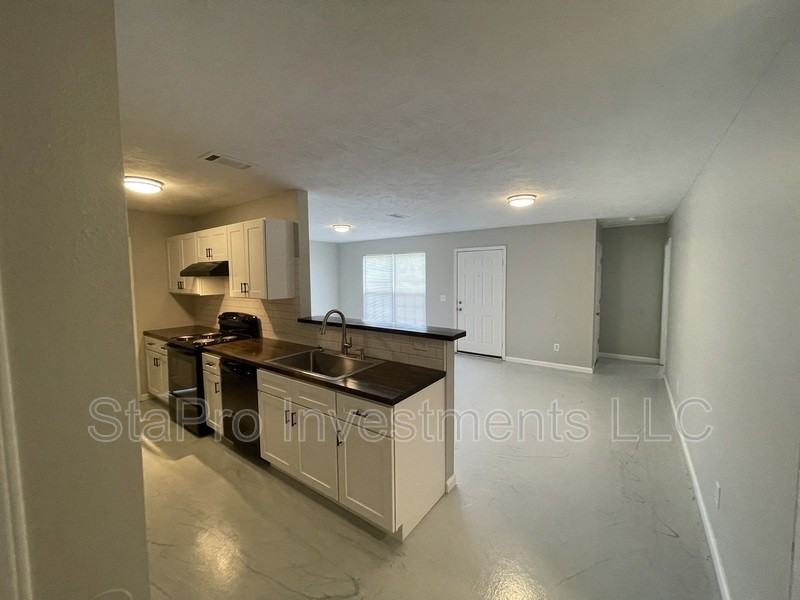 343 Christine Street - Photo 2 of 16