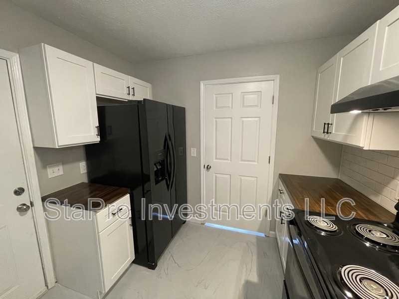 343 Christine Street - Photo 5 of 16