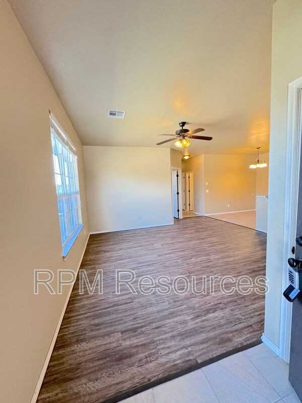 167 Bison Court Way - Photo 3 of 21