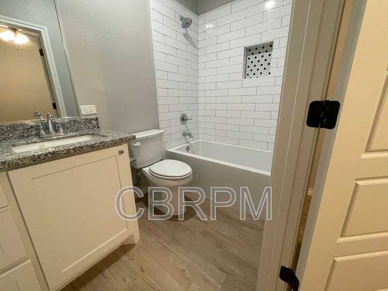 3003 28th Street - Photo 6 of 11