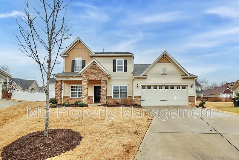 12700 Wither Steele Ct - Photo 3 of 41