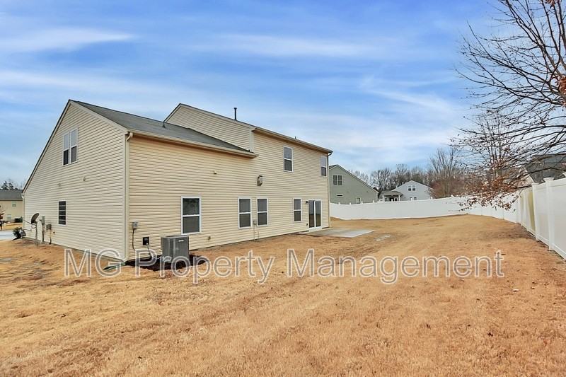 12700 Wither Steele Ct - Photo 4 of 41