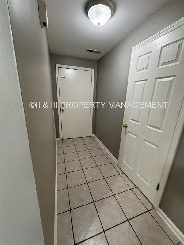 8416 Robinson St - Photo 2 of 13