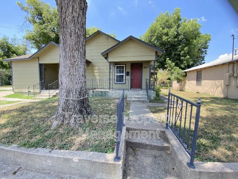 2605 E 12th St - Photo 2 of 23