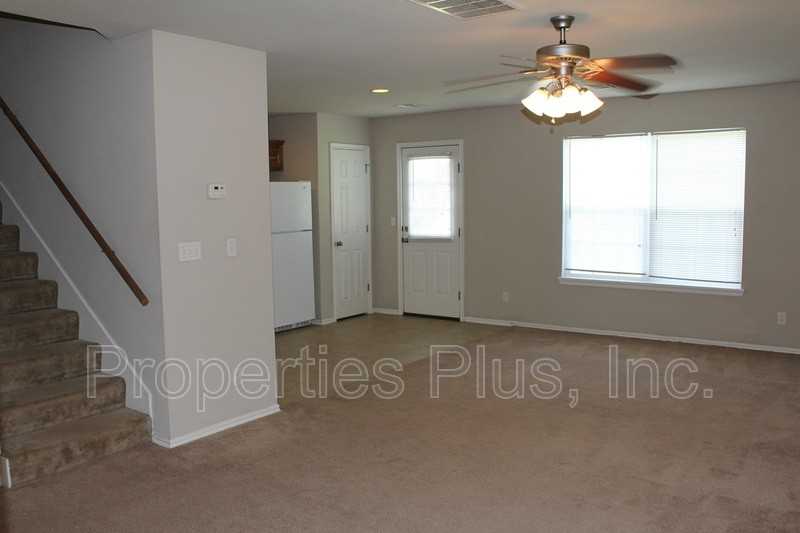 2977 Creekside Dr - Photo 2 of 11