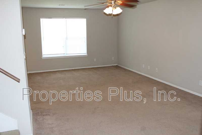 2977 Creekside Dr - Photo 3 of 11