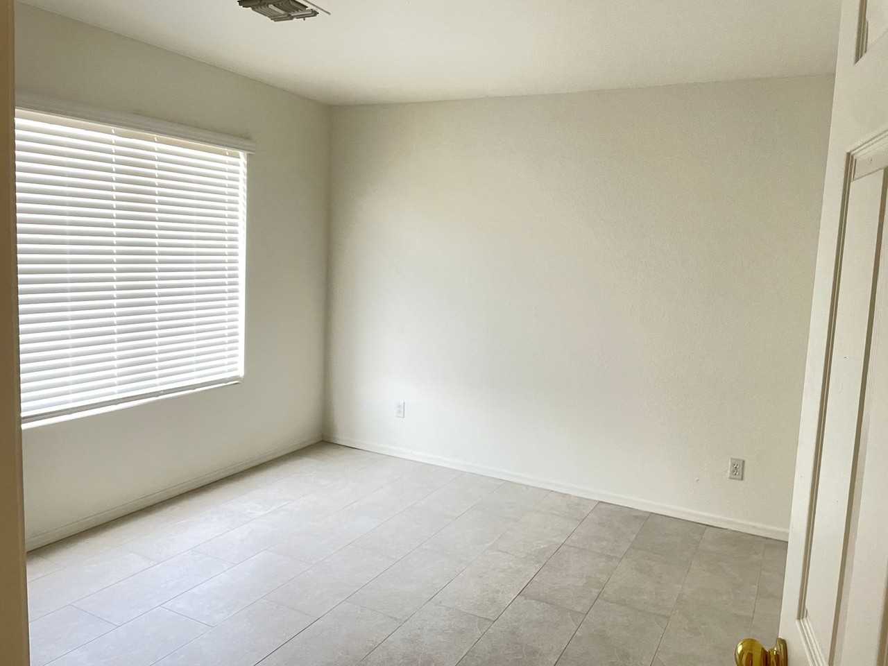 8318 W Miami St - Photo 3 of 25