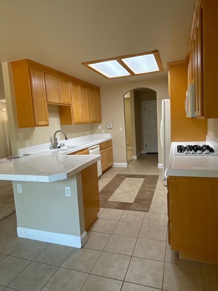 617 Darling Way - Photo 6 of 21