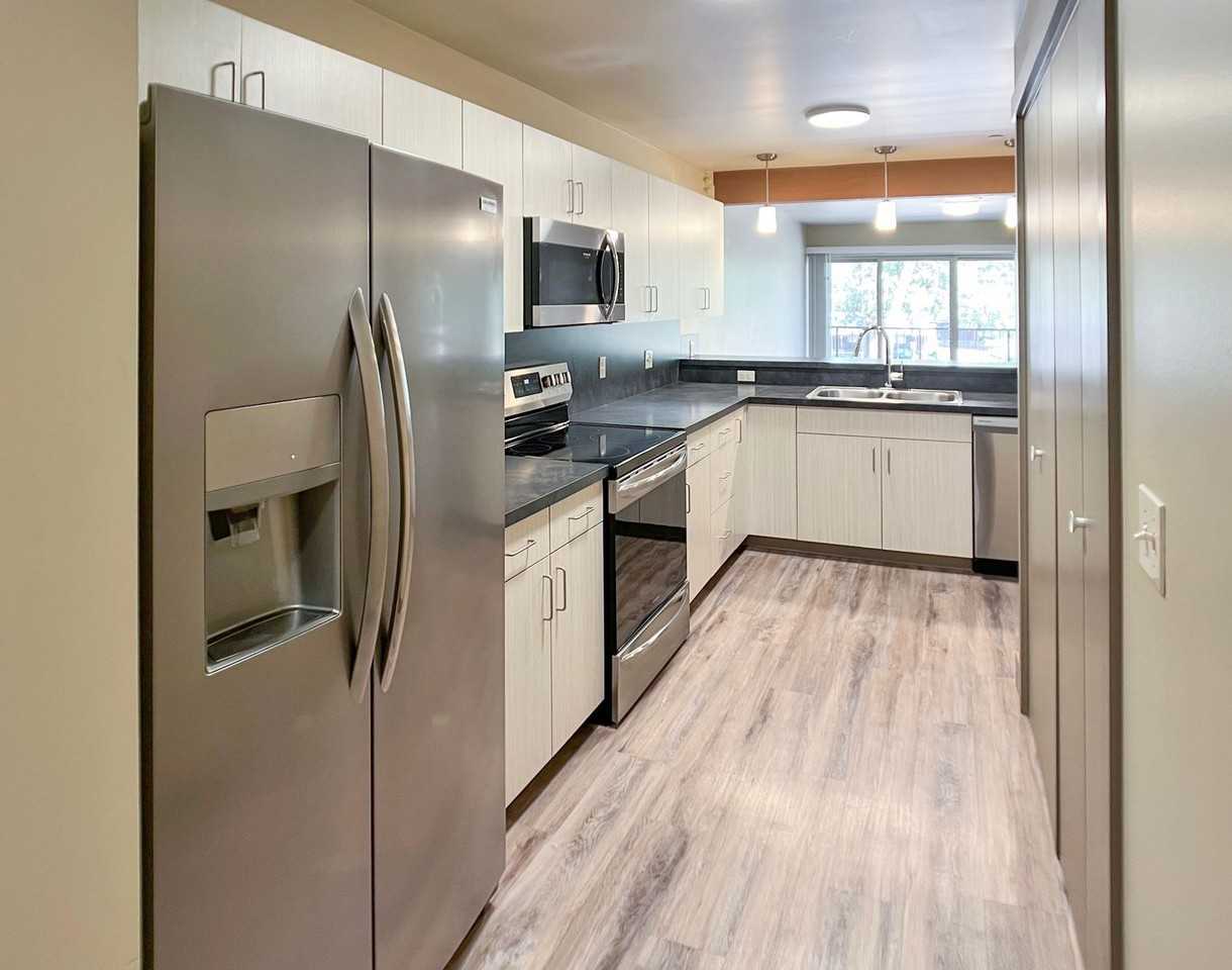 Lake Drive Lofts - Photo 4 of 36