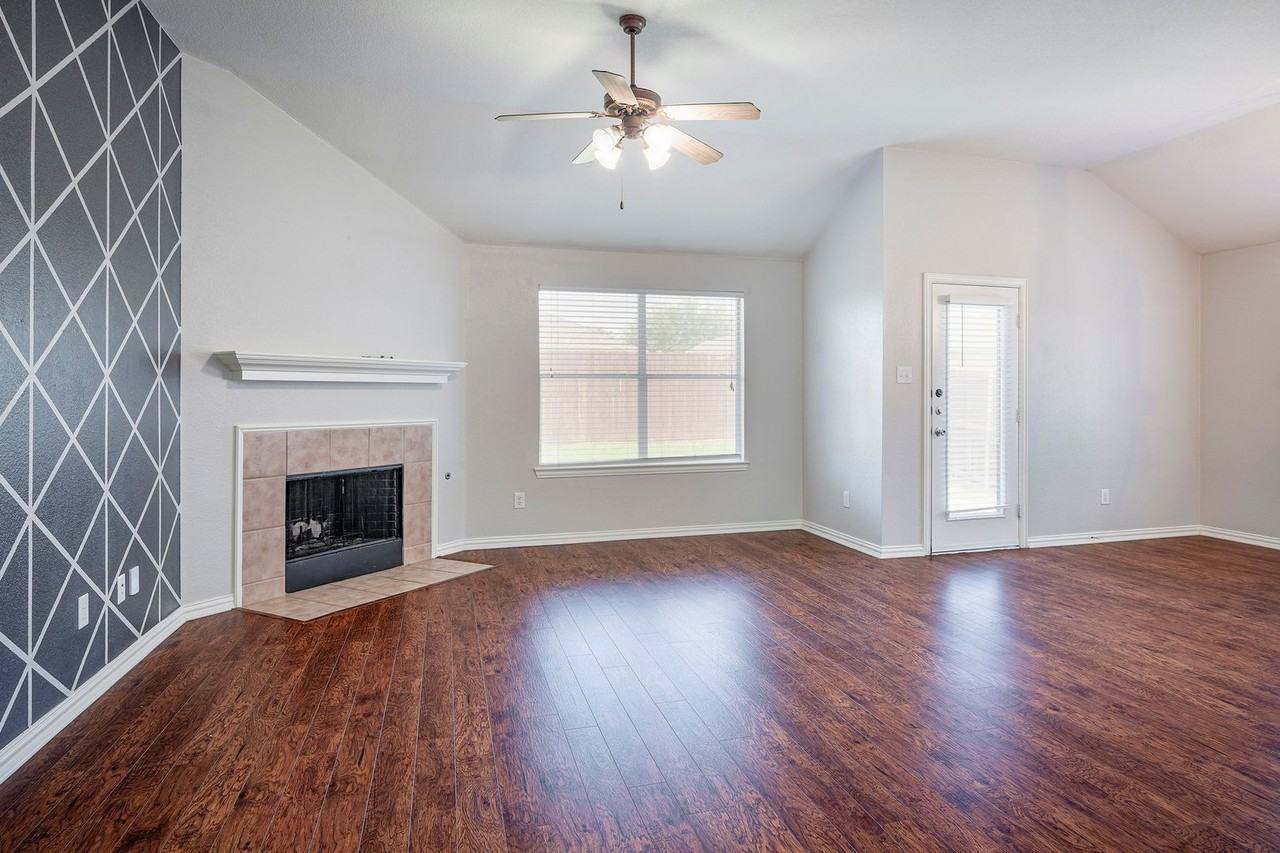 2728 Enchanted Eve Dr - Photo 2 of 29