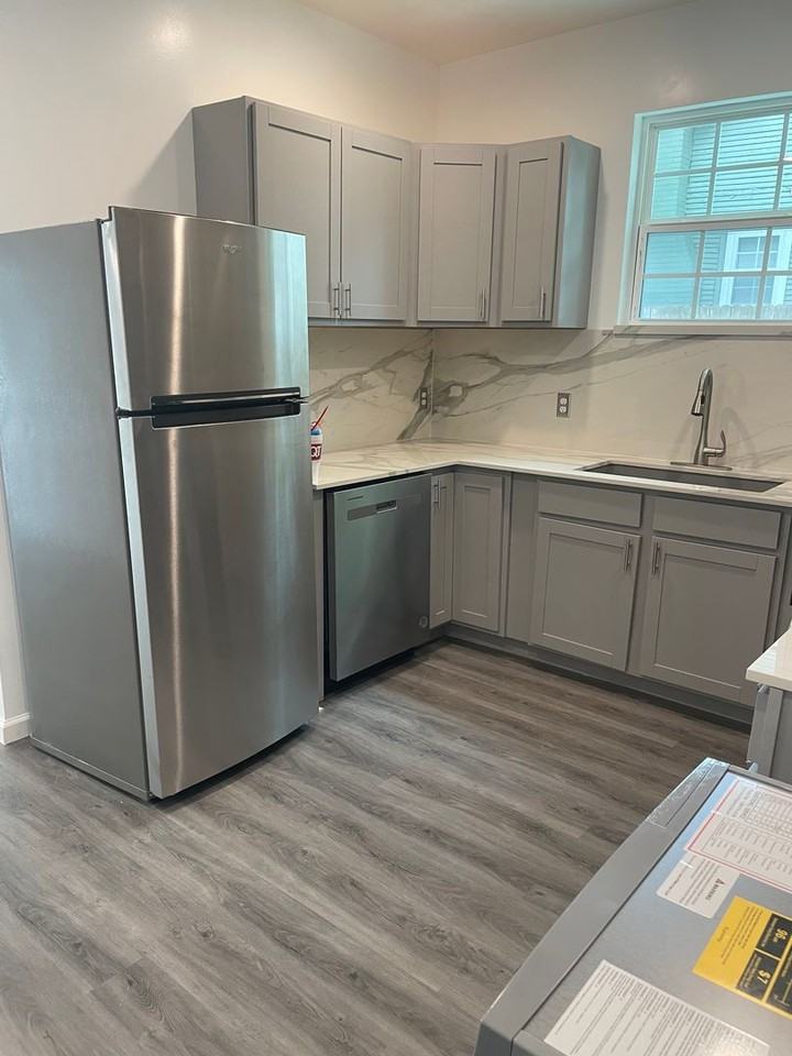 1128 S Quaker Ave - Photo 4 of 7