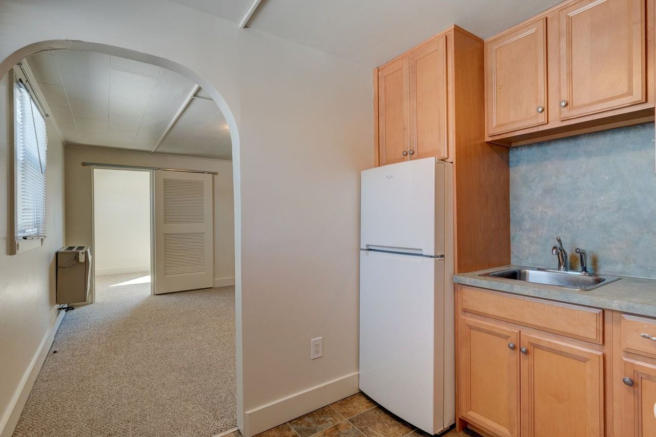 1360 - 645 SE Fidalgo St - Photo 2 of 12