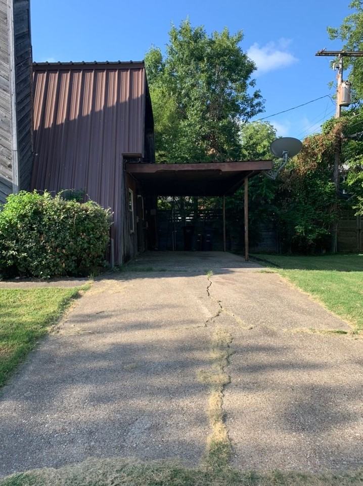 1100 West Morphy Street #B - Photo 4 of 7