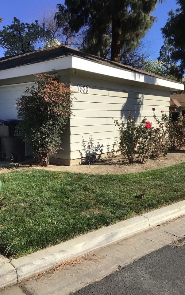 1536 E Castleview Ave - Photo 3 of 7
