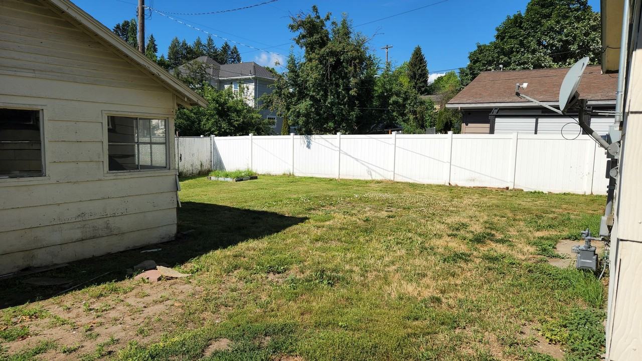 1020 E Foster Ave - Photo 2 of 26