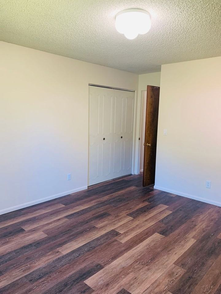 Raymond Duplex - Photo 3 of 19