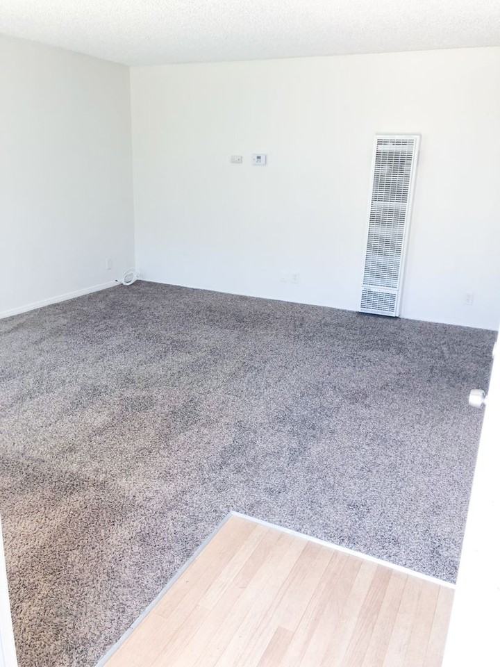 CASA GRANADA APARTMENTS - Photo 2 of 10