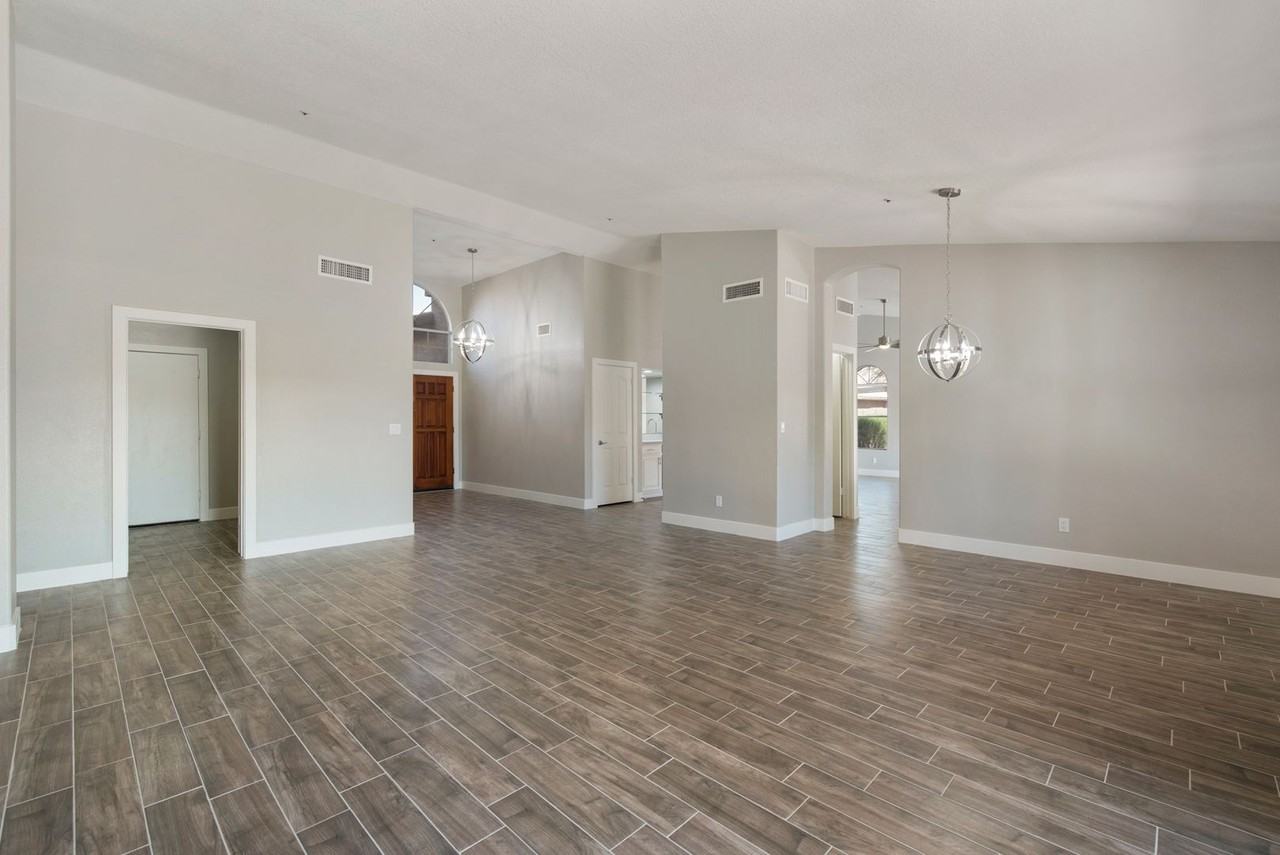 9295 E Rockwood Dr - Photo 7 of 36