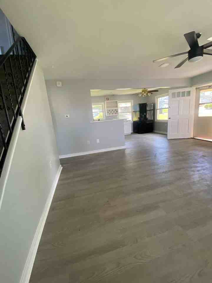 51 Peacock Ln - Photo 7 of 19