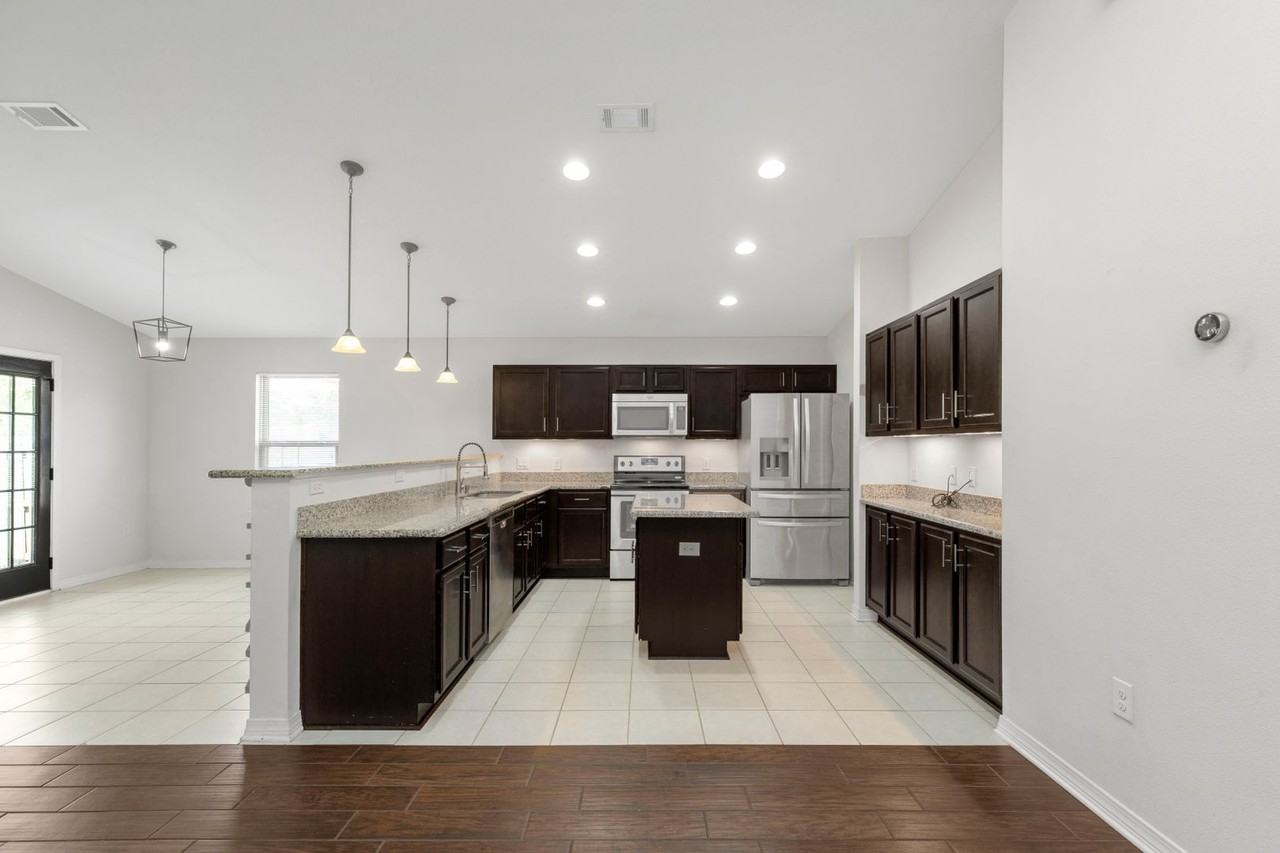 8478 Island Dr - Photo 3 of 24