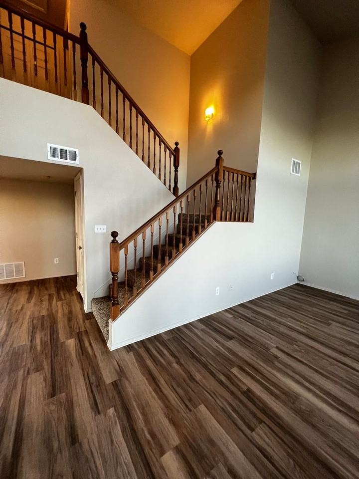 2000 Cherry Rd Ne - Photo 2 of 12
